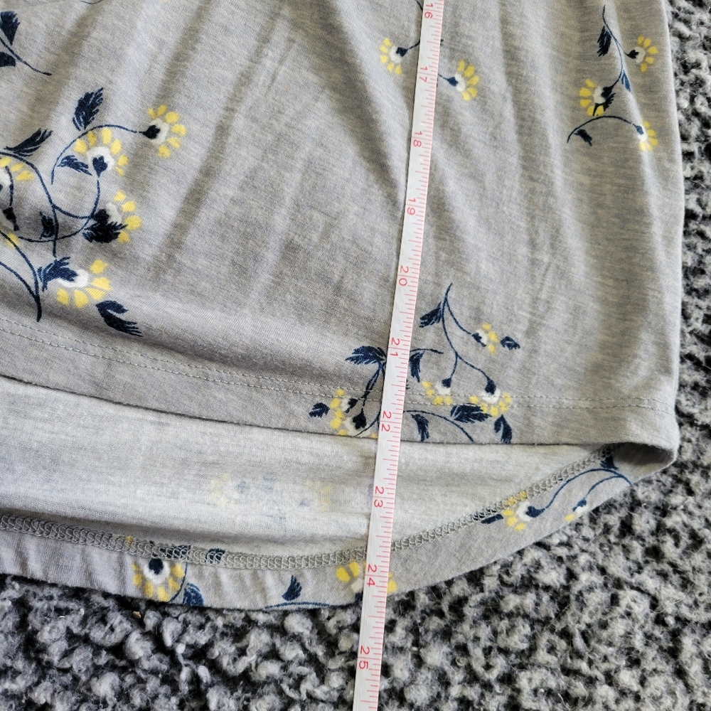 Floral Print Blouses in Gray and Yellow - Picture 12 of 12